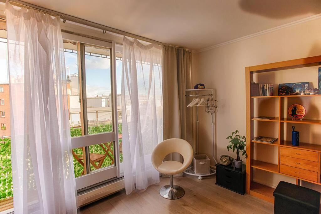 Studio With Balcony Париж Екстериор снимка