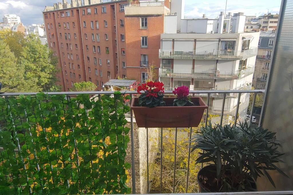Studio With Balcony Париж Екстериор снимка