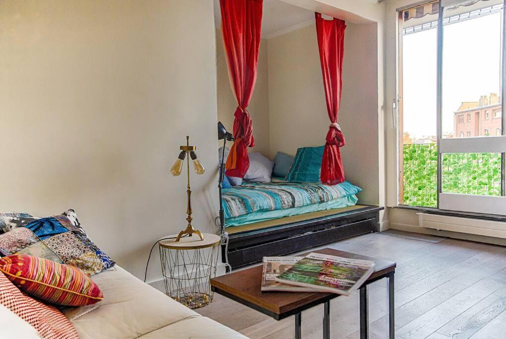 Studio With Balcony Париж Екстериор снимка
