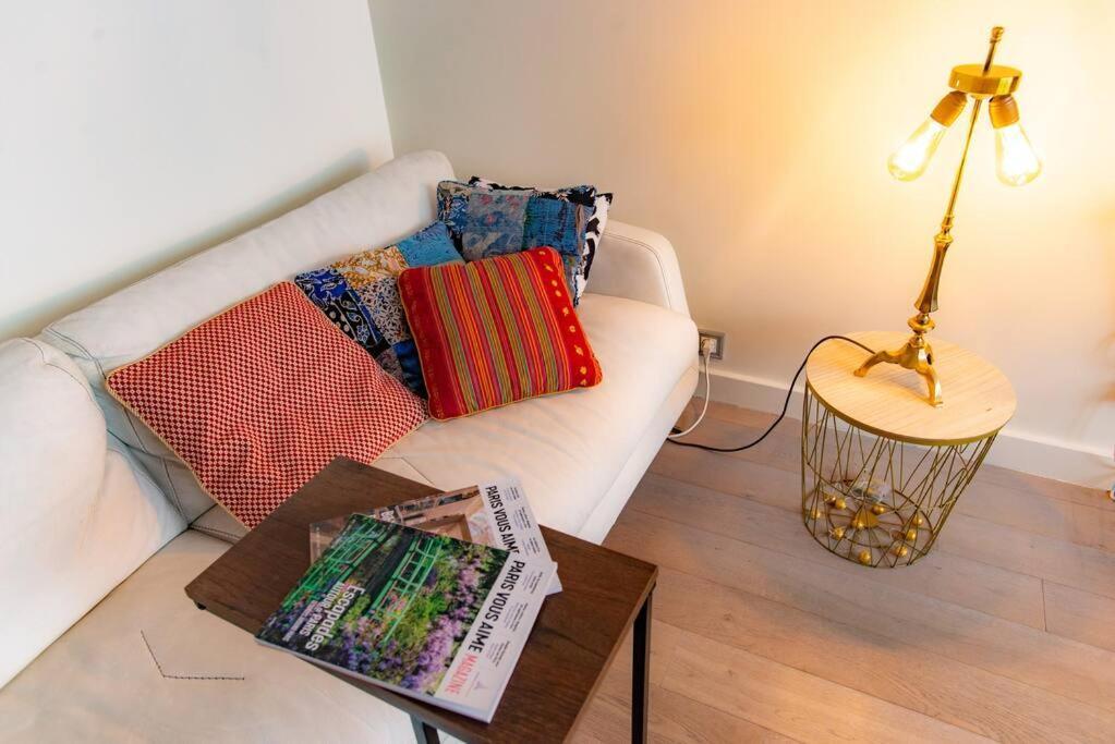 Studio With Balcony Париж Екстериор снимка
