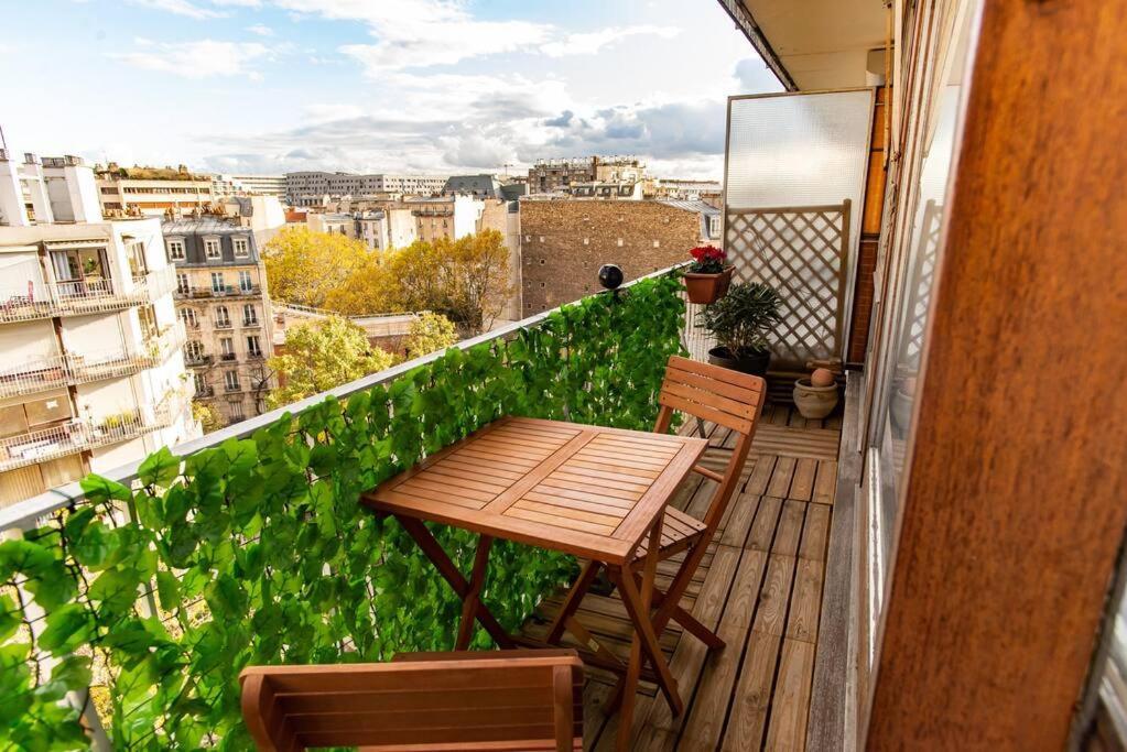 Studio With Balcony Париж Екстериор снимка